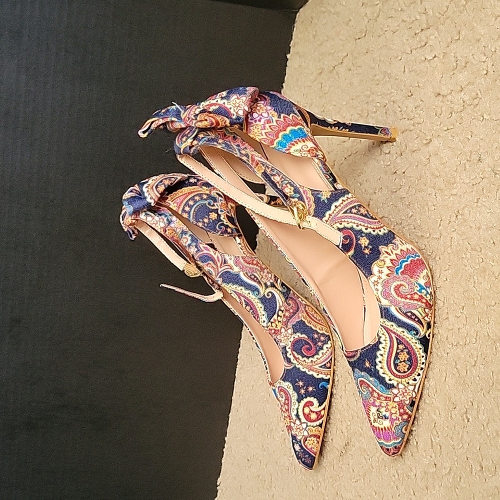 Paisley Pointed-Toe Ankle Tie Heels in Navy